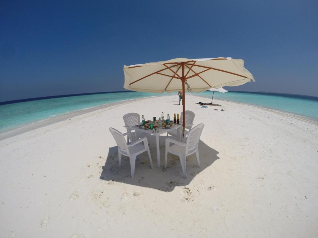 Isle Beach Inn Maldives Экстерьер фото